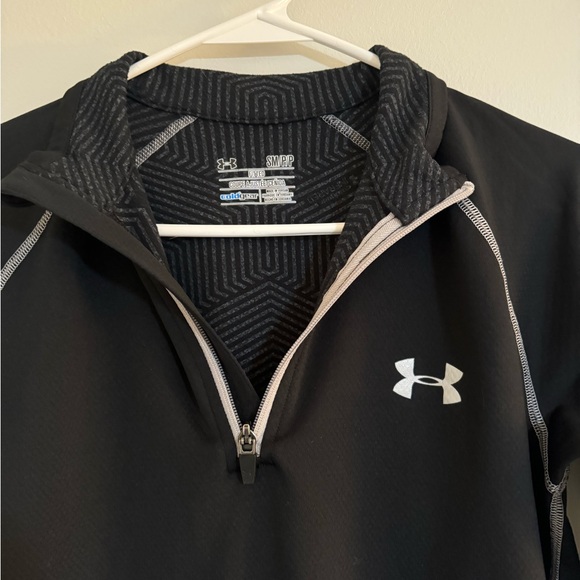 Men’s Under Armour Quarter zip with infrared technology - Picture 3 of 5
